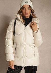 Renee - Ciemnobeżowa Kurtka Pikowana z Kapturem i Sznurkami Oleanesa. Okazja: na co dzień. Typ kołnierza: kaptur. Kolor: beżowy. Materiał: jeans. Styl: casual, sportowy