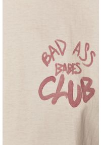 Dash My Buttons - T-shirt Bad Ass Babes. Okazja: na co dzień. Kolor: biały. Wzór: nadruk. Styl: casual #3