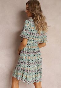 Renee - Zielona Sukienka Mini z Gumką w Pasie i Falbanką z Wiskozy Ellison. Kolor: zielony. Materiał: wiskoza. Długość rękawa: krótki rękaw. Długość: mini #3