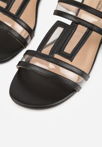 Born2be - Czarne Klapki z Geometrycznymi Paskami Adriameda. Okazja: na co dzień. Kolor: czarny. Wzór: geometria. Sezon: lato. Styl: casual, elegancki, wakacyjny #4