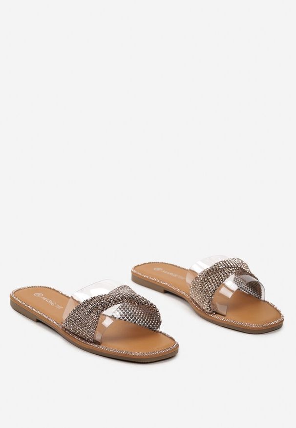 Renee - Szampańskie Klapki z Otwartym Noskiem Ozdobione Cyrkoniami Ramilde. Nosek buta: otwarty. Kolor: złoty. Wzór: aplikacja. Sezon: lato