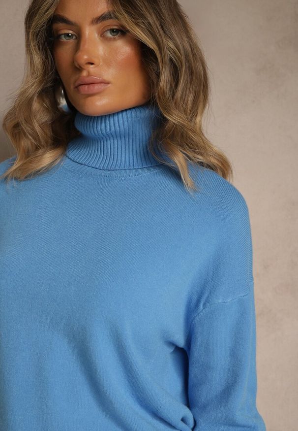 Renee - Niebieski Golf z Dodatkiem Kaszmiru z Przeszyciami po Bokach Avenella. Okazja: na spotkanie biznesowe. Typ kołnierza: golf. Kolor: niebieski. Materiał: kaszmir. Styl: biznesowy, klasyczny, elegancki