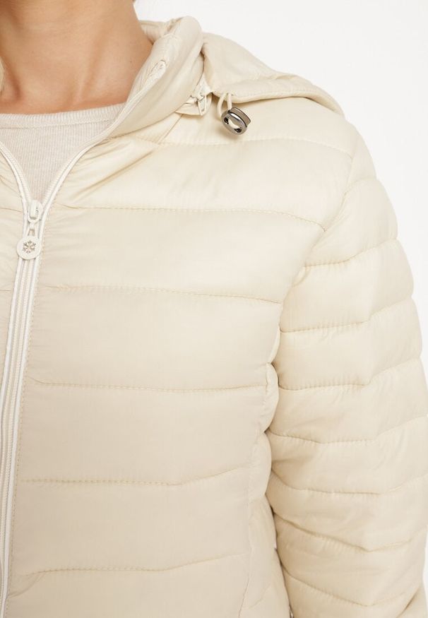 Born2be - Różowa Pikowana Kurtka Przejściowa z Odpinanym Kapturem i Zasuwanymi Kieszeniami Nevariana. Kolor: różowy. Materiał: jeans. Styl: sportowy, elegancki