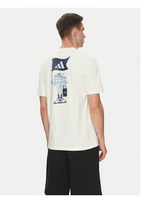 Adidas - adidas T-Shirt Earth Day Graphic JI6756 Biały Regular Fit. Kolor: biały. Materiał: bawełna #4