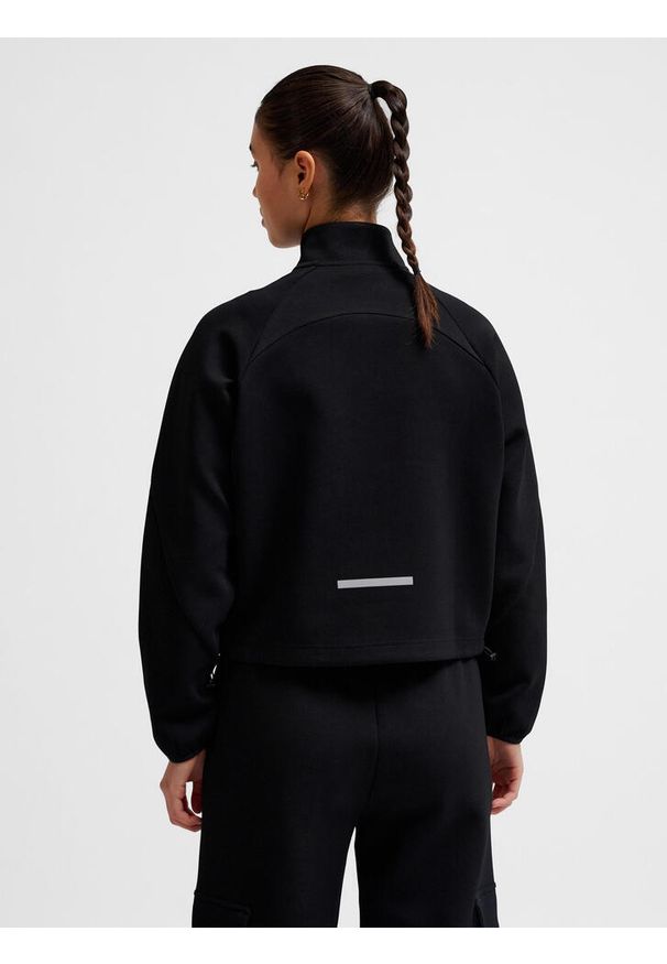 Damska bluza z zamkiem błyskawicznym Hummel Tech Fleece Boxy. Kolor: czarny. Materiał: polar. Sezon: zima