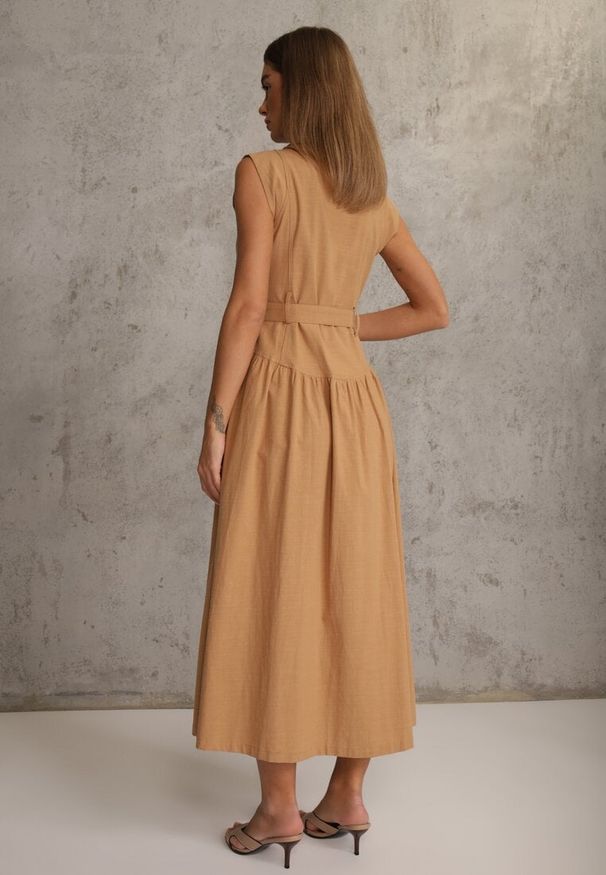 Renee - Beżowa Bawełniano-Wiskozowa Sukienka Koszulowa Bez Rękawów z Paskiem Athithoe. Okazja: na co dzień. Kolor: beżowy. Materiał: wiskoza, bawełna. Długość rękawa: bez rękawów. Typ sukienki: koszulowe. Styl: casual, elegancki