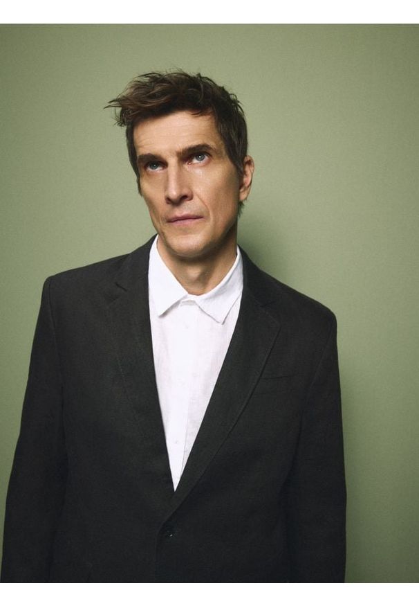 Reserved - Lniana marynarka slim fit - ciemnobrązowy. Kolor: brązowy. Materiał: len