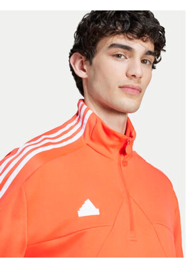 Adidas - adidas Bluza House of Tiro IW3578 Pomarańczowy Loose Fit. Kolor: pomarańczowy. Materiał: bawełna
