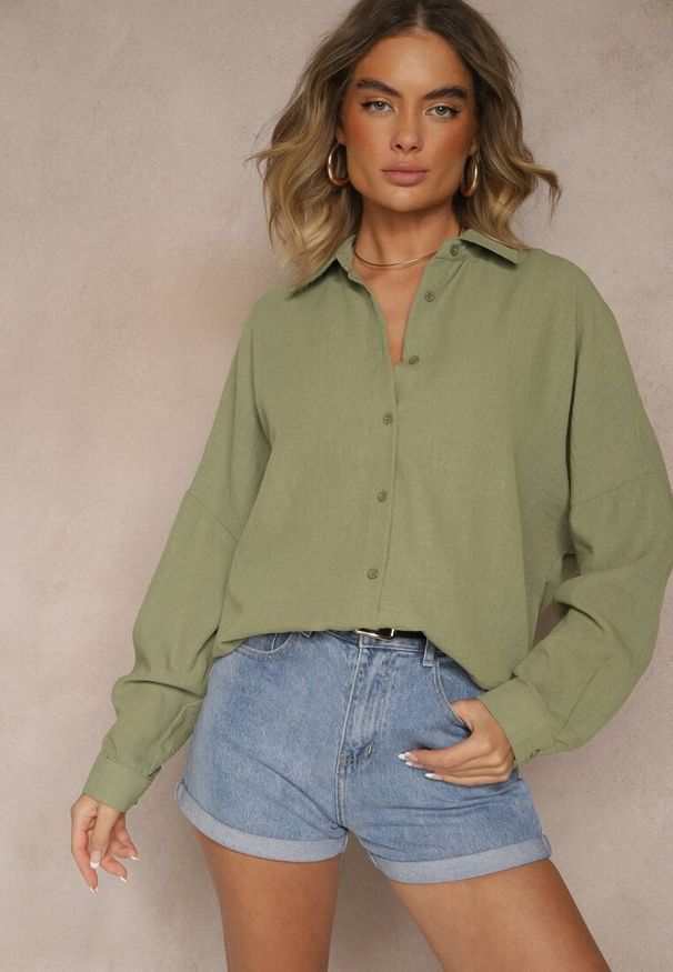 Renee - Ciemnozielona Koszula o Fasonie Oversize w Klasycznym Stylu Marionera. Okazja: na co dzień. Kolor: zielony. Materiał: bawełna, materiał. Długość rękawa: długi rękaw. Długość: długie. Styl: klasyczny