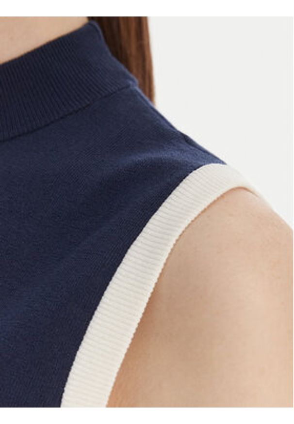 Guess Sweter 181078 Niebieski Classic Fit. Kolor: niebieski. Materiał: syntetyk