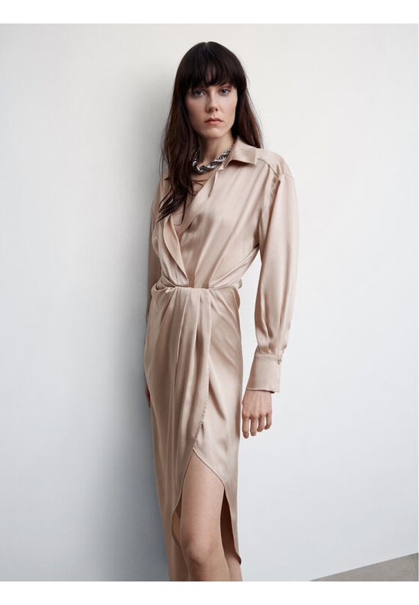 mango - Sukienka koktajlowa Mango. Kolor: beżowy. Styl: wizytowy