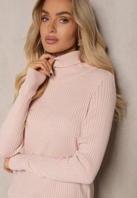 Renee - Jasnoróżowy Klasyczny Golf z Prążkowanego Materiału Belikorre. Okazja: na co dzień. Typ kołnierza: golf. Kolor: różowy. Materiał: materiał, prążkowany. Styl: klasyczny