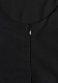 Born2be - Czarna Sukienka Bawełniana o Rozkloszowanym Fasonie z Dekoltem Łódką i Kieszeniami Elenira. Typ kołnierza: dekolt w łódkę. Kolor: czarny. Materiał: bawełna. Typ sukienki: rozkloszowane. Styl: elegancki #6