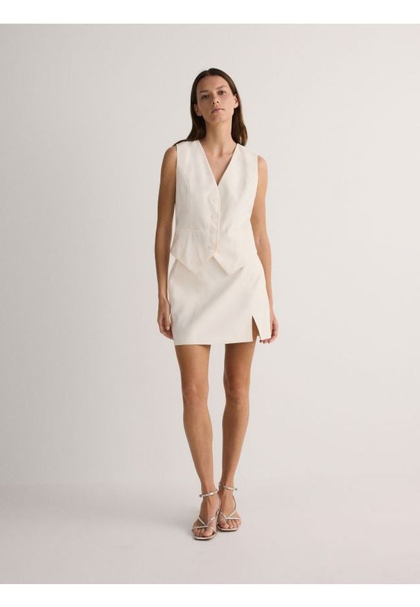 Reserved - Garniturowa kamizelka z modalu - złamana biel. Materiał: tkanina. Wzór: gładki