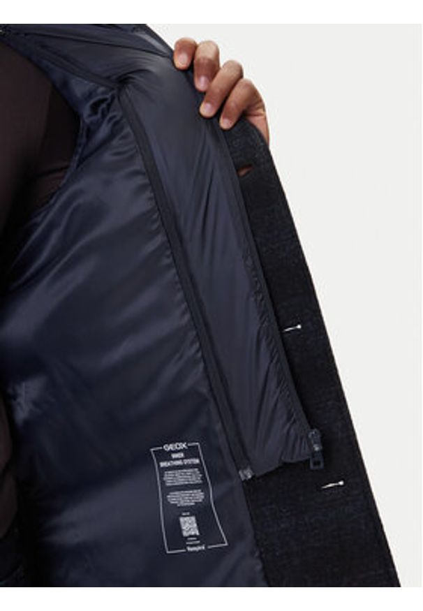 Geox Płaszcz zimowy Claudio M5615A T3289 F0388 Granatowy Regular Fit. Kolor: niebieski. Materiał: syntetyk. Sezon: zima