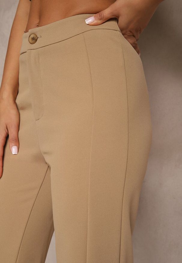 Renee - Ciemnobeżowe Spodnie z Wiskozą High Waist w Eleganckim Stylu Tatariela. Okazja: na co dzień, na spotkanie biznesowe. Stan: podwyższony. Kolor: beżowy. Materiał: wiskoza. Styl: elegancki