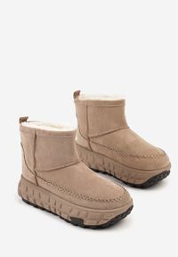 Born2be - Ciemnobeżowe Śniegowce na Grubej Tłoczonej Podeszwie Apenella. Okazja: na co dzień. Kolor: beżowy. Styl: klasyczny, casual #3