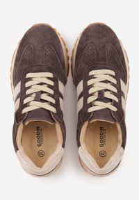 Born2be - Brązowe Zamszowe Sneakersy Ozdobione Perforacją i Paskami Semielle. Okazja: na spacer, na co dzień. Zapięcie: pasek. Kolor: brązowy. Materiał: zamsz. Wzór: aplikacja. Sport: turystyka piesza #2