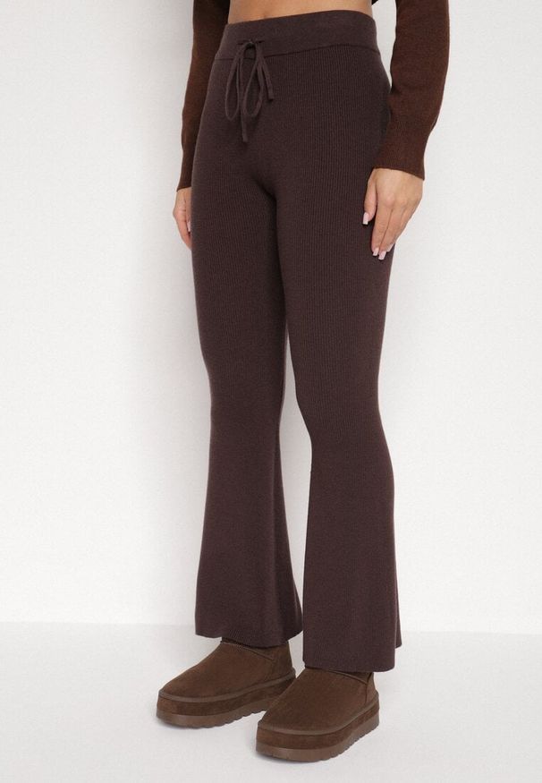 Born2be - Brązowe Spodnie Dzwony z Dzianiny z Wiskozą Zetiva. Kolor: brązowy. Materiał: dzianina, wiskoza