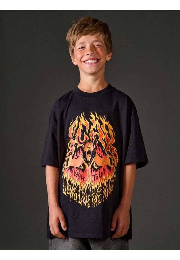 Sinsay - Bawełniana koszulka z nadrukiem Lion King - czarny. Kolor: czarny. Materiał: bawełna. Wzór: nadruk