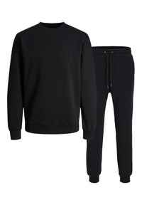 Jack & Jones - Jack&Jones Dres Bradley 12288670 Czarny Relaxed Fit. Kolor: czarny. Materiał: bawełna