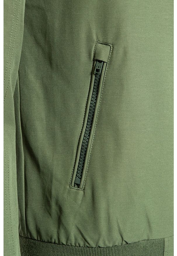 Wrangler - KURTKA WRANGLER BOB THE BOMBER OLIVINE W4704YSFR 112128985. Wzór: moro. Styl: militarny