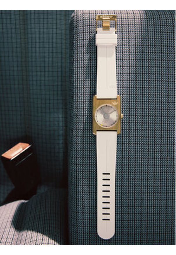 adidas Originals Zegarek Retro Pop One AOST24081 Biały. Kolor: biały. Styl: retro