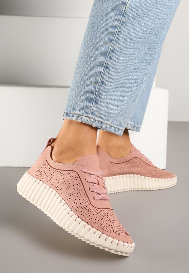 Born2be - Różowe Ażurowe Sneakersy na Grubej Podeszwie z Tłoczeniem Ronele. Okazja: na co dzień. Kolor: różowy. Wzór: ażurowy