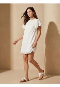Sinsay - Bawełniana sukienka mini z haftowanym wzorem - biały. Kolor: biały. Materiał: bawełna. Wzór: haft. Długość: mini #1