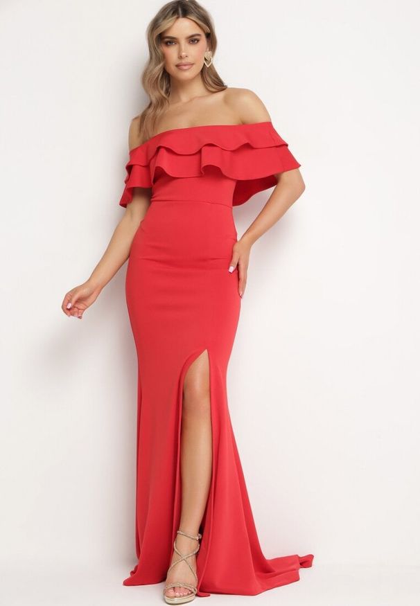 Born2be - Czerwona Elegancka Sukienka Typu Hiszpanka z Rozkloszowanym Dołem i Wycięciami Tumini. Okazja: na imprezę. Typ kołnierza: dekolt hiszpanka. Kolor: czerwony. Materiał: skóra. Długość rękawa: krótki rękaw. Typ sukienki: dopasowane, rozkloszowane. Styl: elegancki