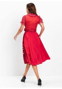 Sukienka ludowa z fartuchem z cekinami bonprix czerwony wzorzysty. Kolor: czerwony #2