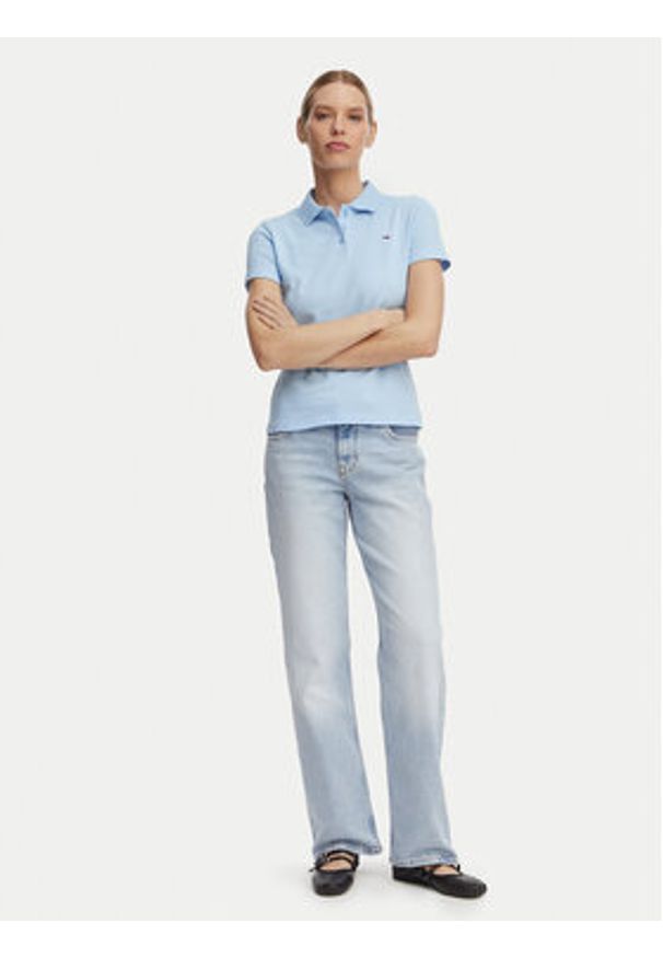 Tommy Jeans Polo Essential DW0DW20160 Niebieski jasny Slim Fit. Typ kołnierza: polo. Kolor: niebieski. Materiał: bawełna