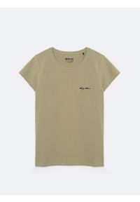 Big-Star - Koszulka damska z niewielkim logo zielona Irsera 300. Kolor: zielony. Materiał: bawełna, jeans. Wzór: haft. Sezon: lato. Styl: wakacyjny #4