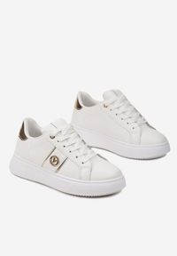 Born2be - Biało-Złote Sneakersy Aselvina. Nosek buta: okrągły. Kolor: biały. Materiał: skóra ekologiczna. Szerokość cholewki: normalna. Wzór: jednolity #4
