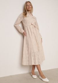 Born2be - Beżowa Bawełniana Sukienka z Ażurowym Wzorem i Paskiem Noviellea. Okazja: na co dzień. Kolor: beżowy. Materiał: bawełna. Wzór: ażurowy. Styl: casual, elegancki, klasyczny #1