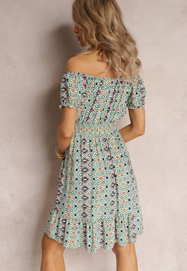 Renee - Zielona Mini Rozkloszowana Sukienka o Hiszpańskim Fasonie z Wiskozy Ruzara. Kolor: zielony. Materiał: wiskoza. Długość: mini