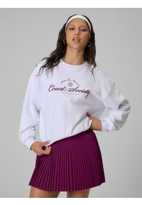 4f - 4F Bluza dresowa loose bez kaptura damska - biała XS. Typ kołnierza: bez kaptura. Kolor: biały. Materiał: dresówka. Wzór: haft. Styl: sportowy, klasyczny #1