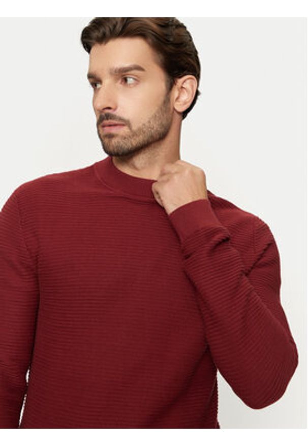 Selected Homme Sweter Tion 16095640 Czerwony Regular Fit. Kolor: czerwony. Materiał: bawełna