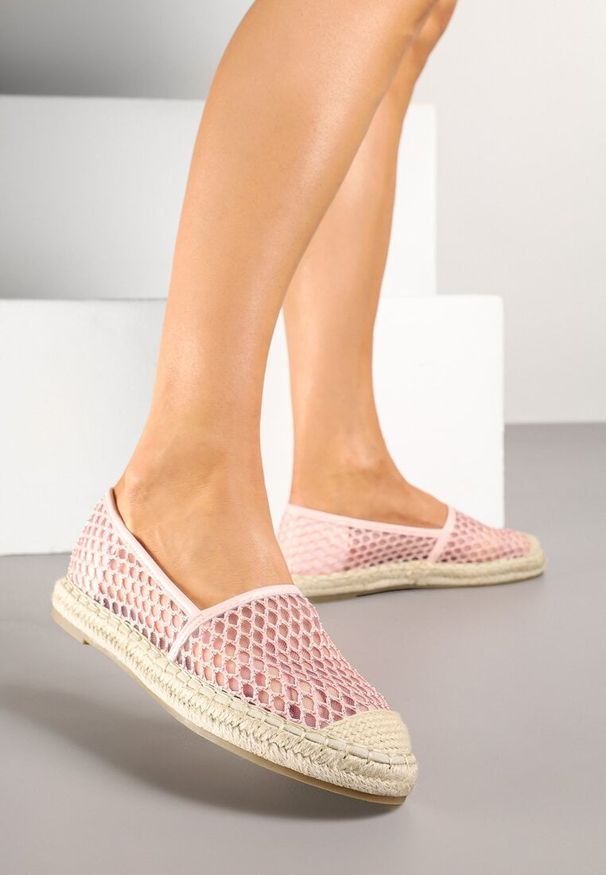 Born2be - Różowe Espadryle z Siateczki na Plecionej Podeszwie Setolena. Okazja: na co dzień. Kolor: różowy. Wzór: aplikacja. Sezon: wiosna, lato. Styl: klasyczny, elegancki, casual, boho