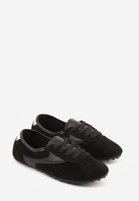 Renee - Czarne Sneakersy Kultowe Tenisówki Y2K z Imitacji Zamszu Nerialle. Kolor: czarny. Materiał: zamsz #8