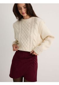 Reserved - Spódnica mini z marszczeniem - bordowy. Kolor: czerwony. Materiał: dzianina. Długość: krótkie. Wzór: gładki #1