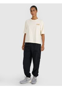 4f - 4F T-shirt oversize z nadrukiem damski - różowy M. Okazja: na co dzień. Kolor: beżowy. Materiał: jersey, tkanina, dzianina, bawełna, materiał. Długość rękawa: krótki rękaw. Długość: krótkie. Wzór: nadruk. Sezon: lato. Styl: sportowy, klasyczny, casual