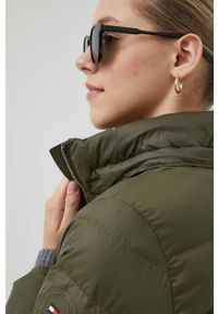 TOMMY HILFIGER - Tommy Hilfiger kurtka puchowa damska kolor brązowy przejściowa. Kolor: zielony. Materiał: puch #7