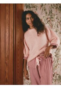 Reserved - Sweter z wełną - pastelowy róż. Kolor: różowy. Materiał: wełna #1