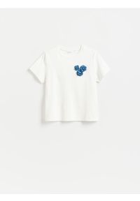 Reserved - T-shirt z aplikacją - biały. Kolor: biały. Materiał: bawełna, dzianina. Wzór: aplikacja. Styl: klasyczny #1