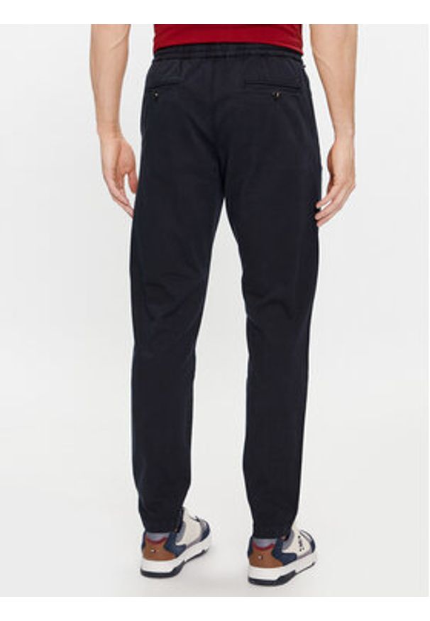 TOMMY HILFIGER - Tommy Hilfiger Chinosy Chelsea MW0MW33918 Granatowy Slim Fit. Kolor: niebieski. Materiał: bawełna