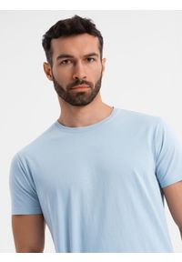 Ombre Clothing - T-shirt męski klasyczny bawełniany BASIC - jasnoniebieski V19 OM-TSBS-0236 - XXL. Okazja: na co dzień. Kolor: niebieski. Materiał: bawełna. Styl: klasyczny #4