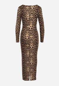Born2be - Brązowa Dopasowana Sukienka w Panterkę Maxi z Długim Rękawem Esmeria. Typ kołnierza: dekolt kwadratowy. Kolor: brązowy. Długość rękawa: długi rękaw. Wzór: motyw zwierzęcy. Długość: maxi #4