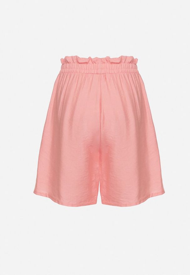 Born2be - Różowe Wiskozowe Szorty z Wysokim Stanem i Paskiem Lumovelle. Okazja: na co dzień. Stan: podwyższony. Kolor: różowy. Materiał: wiskoza. Styl: elegancki, casual