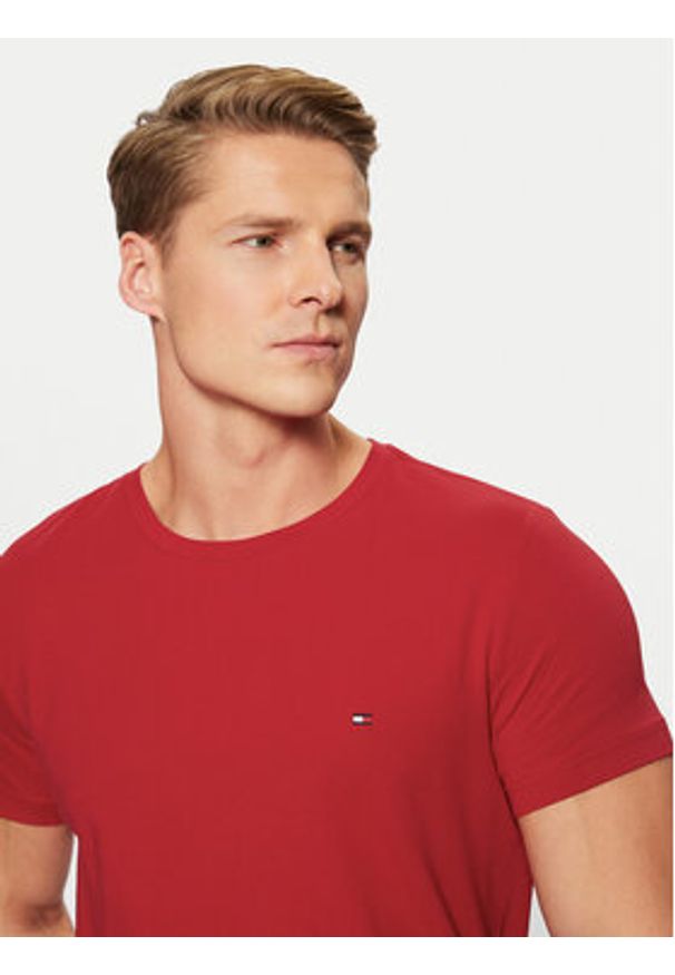 TOMMY HILFIGER - Tommy Hilfiger T-Shirt MW0MW10800 Czerwony Slim Fit. Kolor: czerwony. Materiał: bawełna